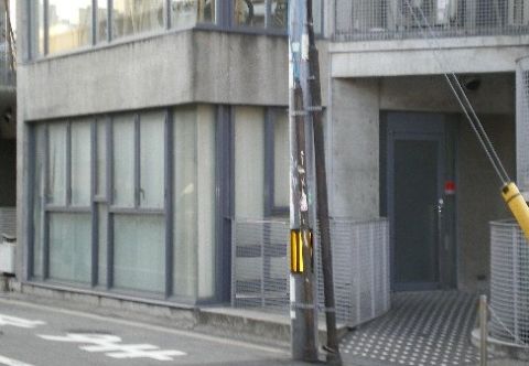 1階前