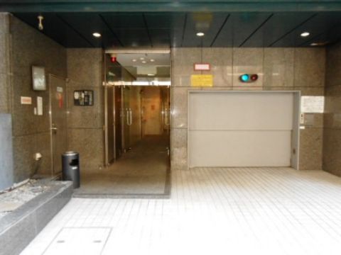 駐車場&通用口