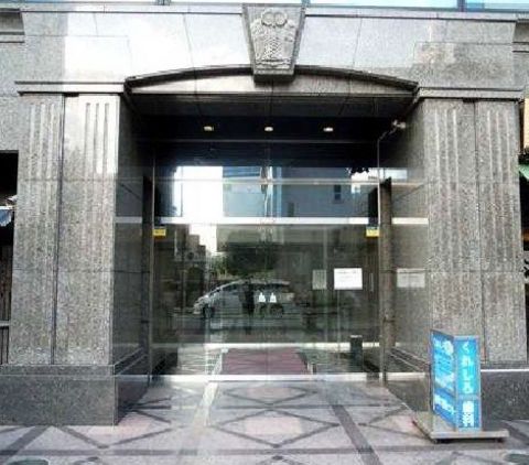 1F玄関