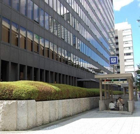 駅入口