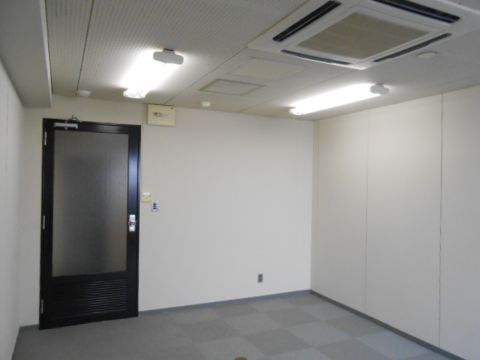 貸室