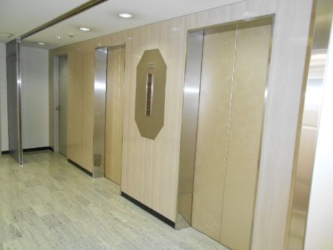 2階~上の基準階EVホール