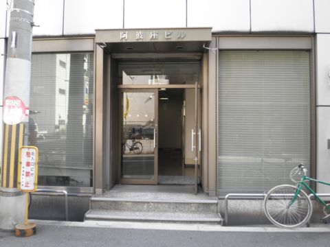 1F玄関