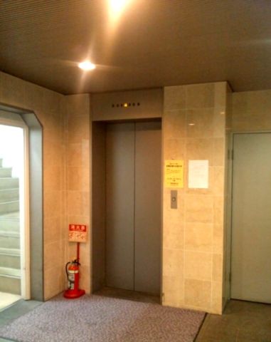 1階エレベーター