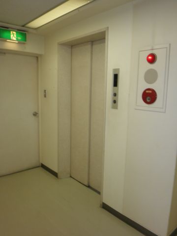 各階、EVホール