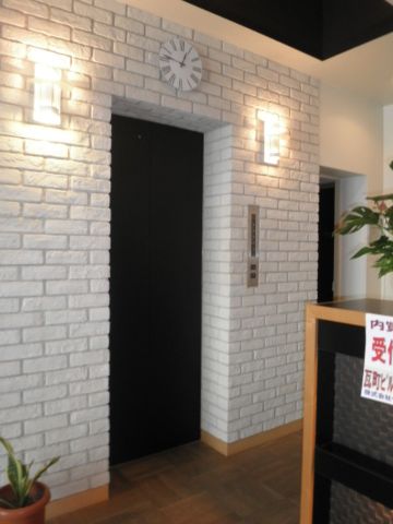 1階、EVホール