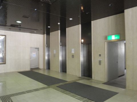 1階、EVホール