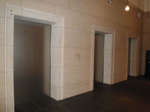 1階、EVホール②