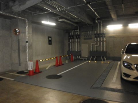 B1階、駐車場③