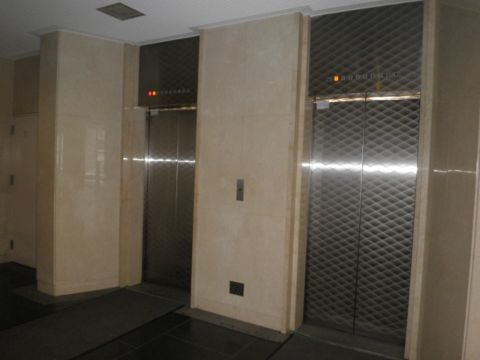 1階、EVホール