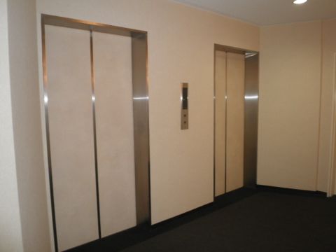 各階、EVホール