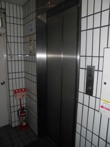 1階、EVホール
