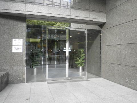 1F玄関
