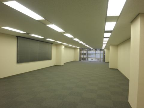 室内、401号室