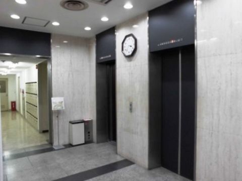1階、EVホール