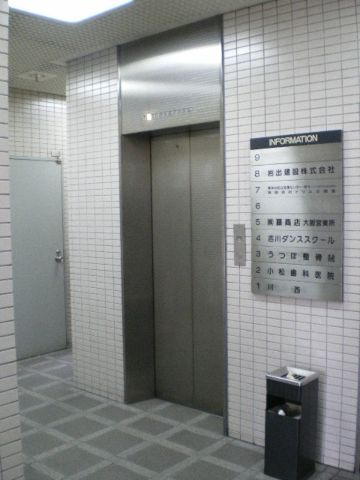 1階、EVホール