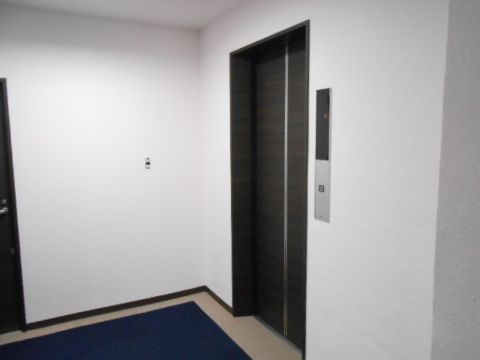 各階、EV