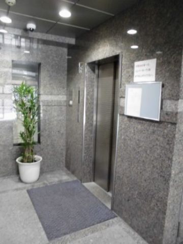 1階、EVホール