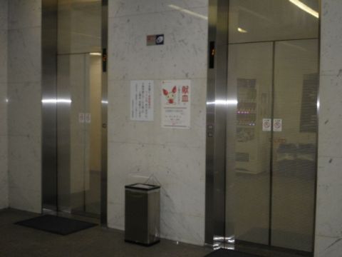 1階、EVホール