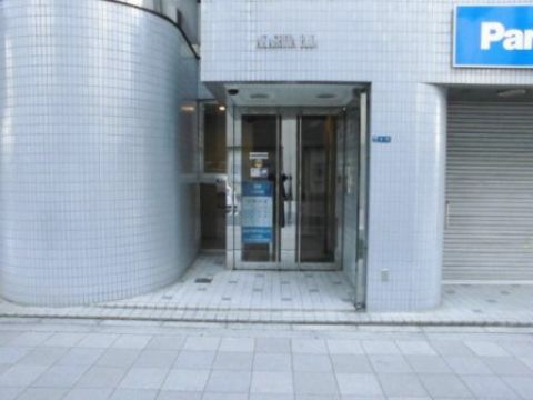 1F玄関