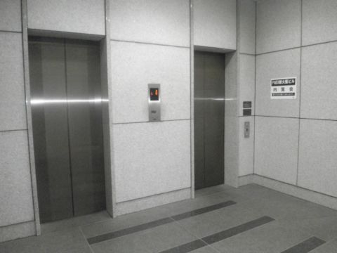 1階、EVホール