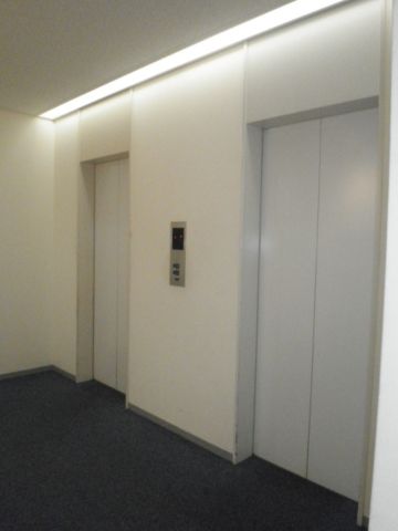各階、EVホール